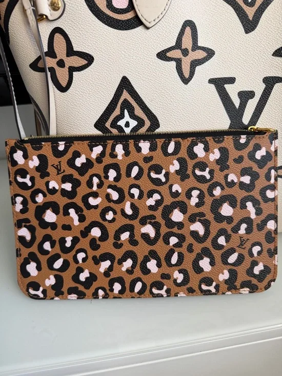 Louis Vuitton Neverfull MM in “Wild Creme” - Picture 4 of 14